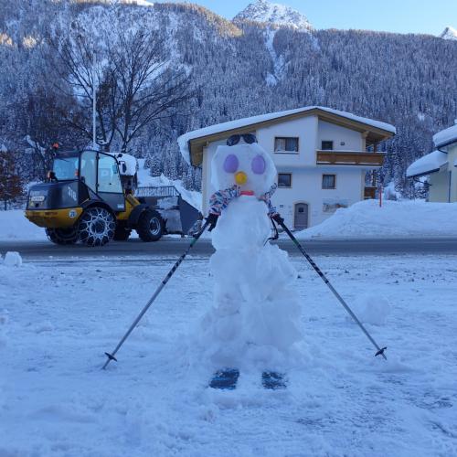 Skulpturen im Schnee 1s