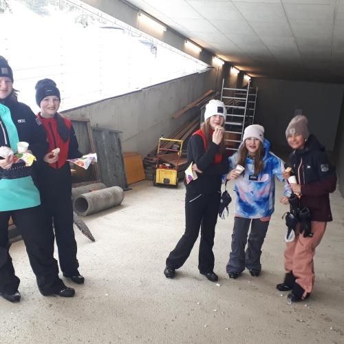 2m Spaß im Schnee