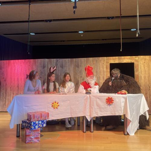 Theaterstück „HSDW“ – Himmel sucht den Weihnachtsmann