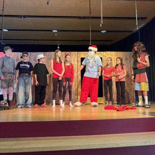 Theaterstück „HSDW“ – Himmel sucht den Weihnachtsmann