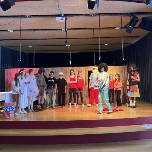 Theaterstück „HSDW“ – Himmel sucht den Weihnachtsmann
