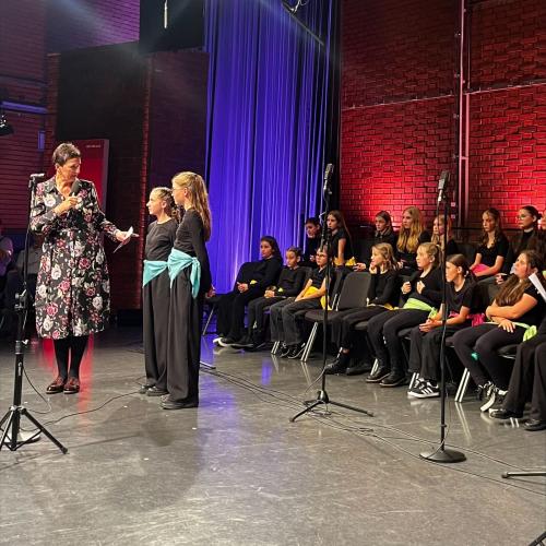 Schulchor der MMS Paznaun zu Gast im ORF Tirol