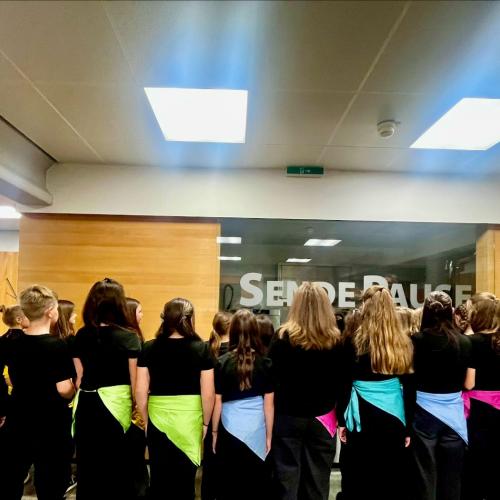 Schulchor der MMS Paznaun zu Gast im ORF Tirol