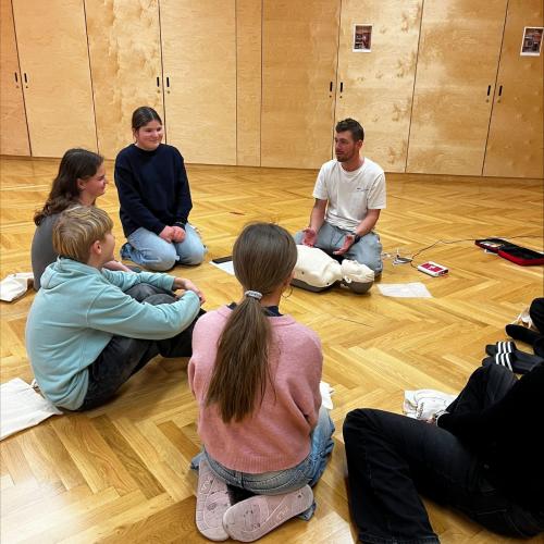 Erste-Hilfe-Tag der 4. Klassen