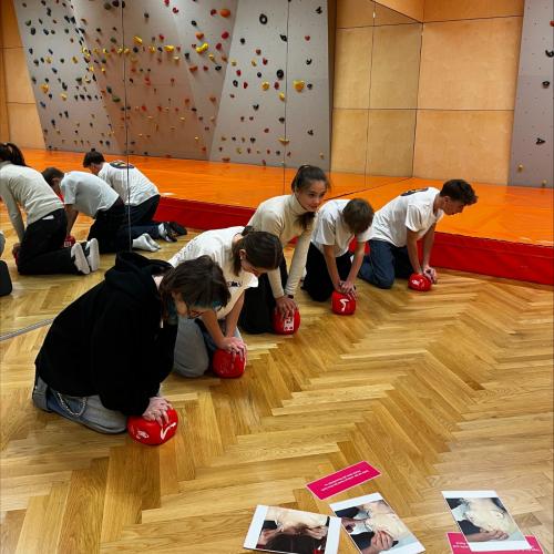 Erste-Hilfe-Tag der 4. Klassen