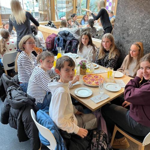 Singen macht hungrig – Pizza für den Schulchor