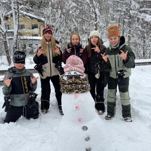 Zwischen Schneeballschlacht und Schneemann-Challenge...