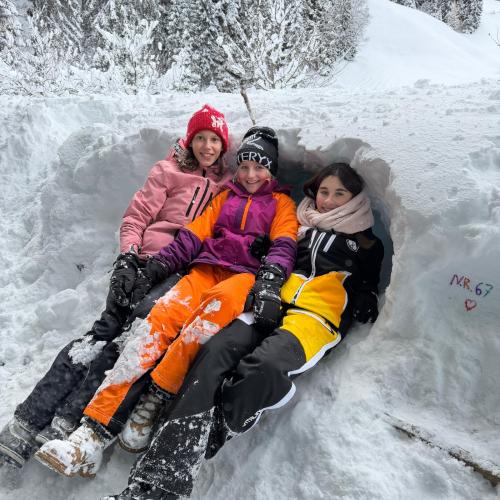 Zwischen Schneeballschlacht und Schneemann-Challenge...