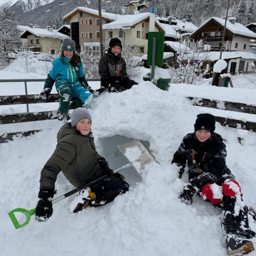 Zwischen Schneeballschlacht und Schneemann-Challenge...