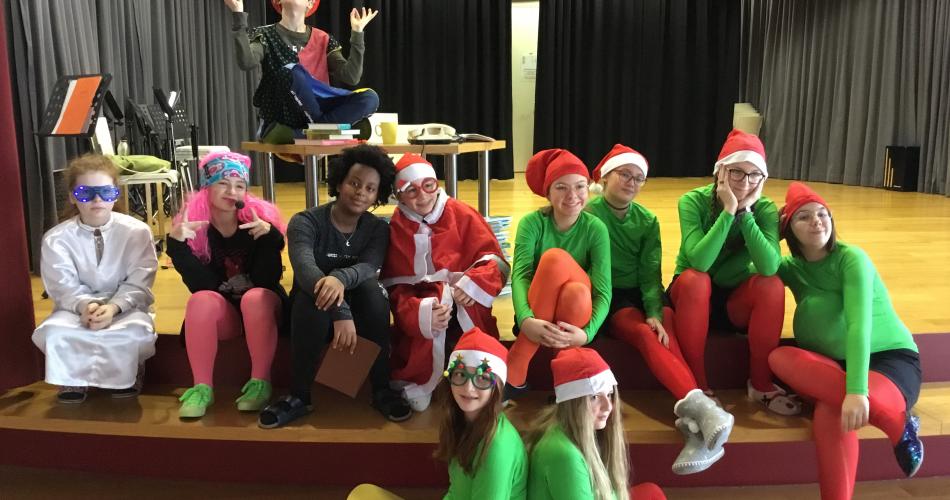 Theater Weihnachten 3. Kl. 19