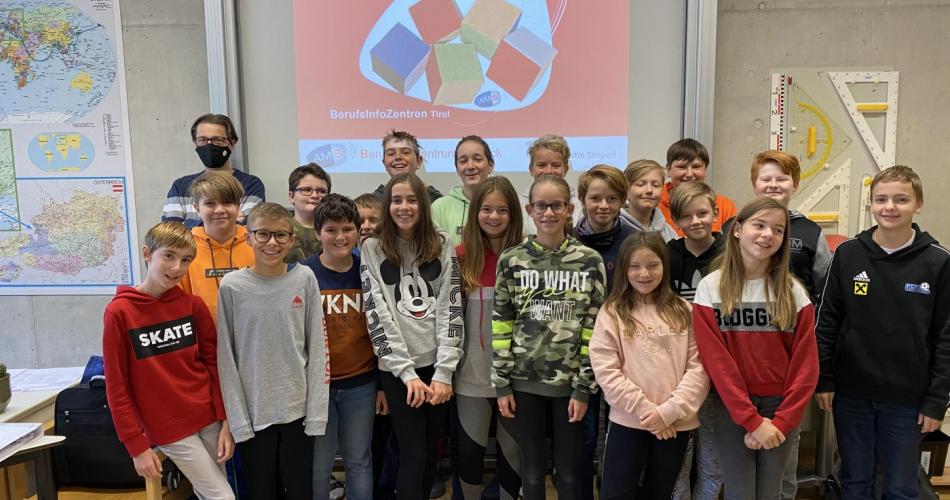 AMS zu Besuch an der Schule