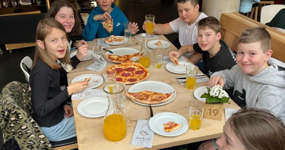 Singen macht hungrig – Pizza für den Schulchor